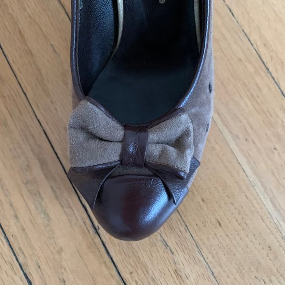 Vintage-style brown and beige heels with bow - Picture 3 of 4